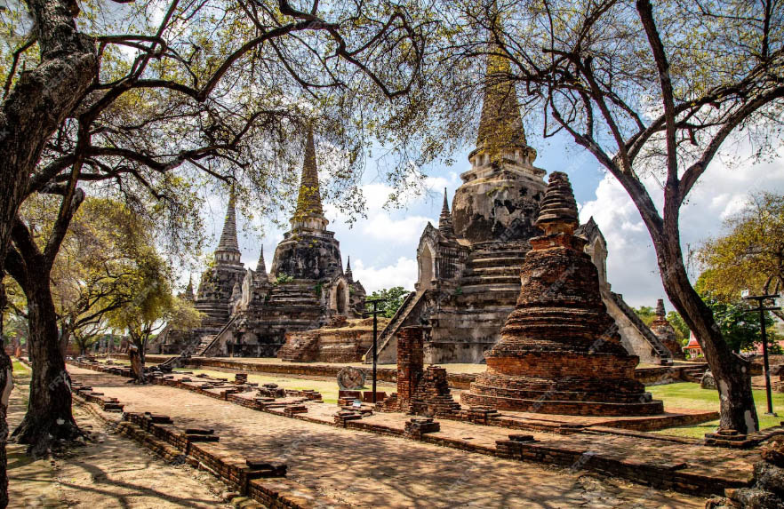 Исторический парк Аюттхая, на месте древней столицы Сиама (Таиланда). Объект Всемирного наследия ЮНЕСКО. Источник фото kr.freepik.com/worldpitou