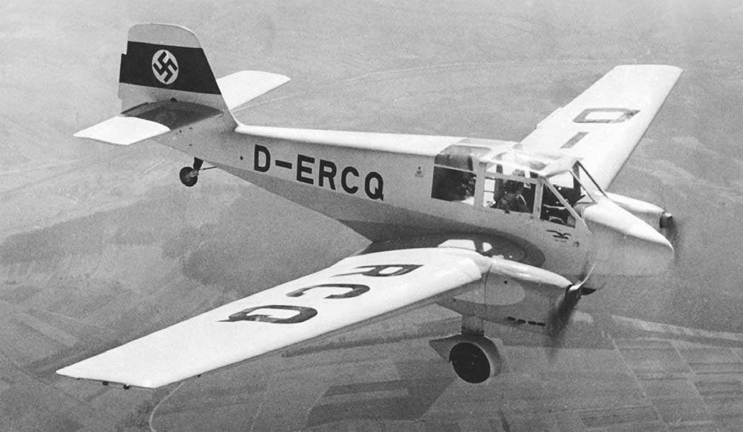 первый прототип легкого самолета Go 150 в полете. Снимок airwar.ru