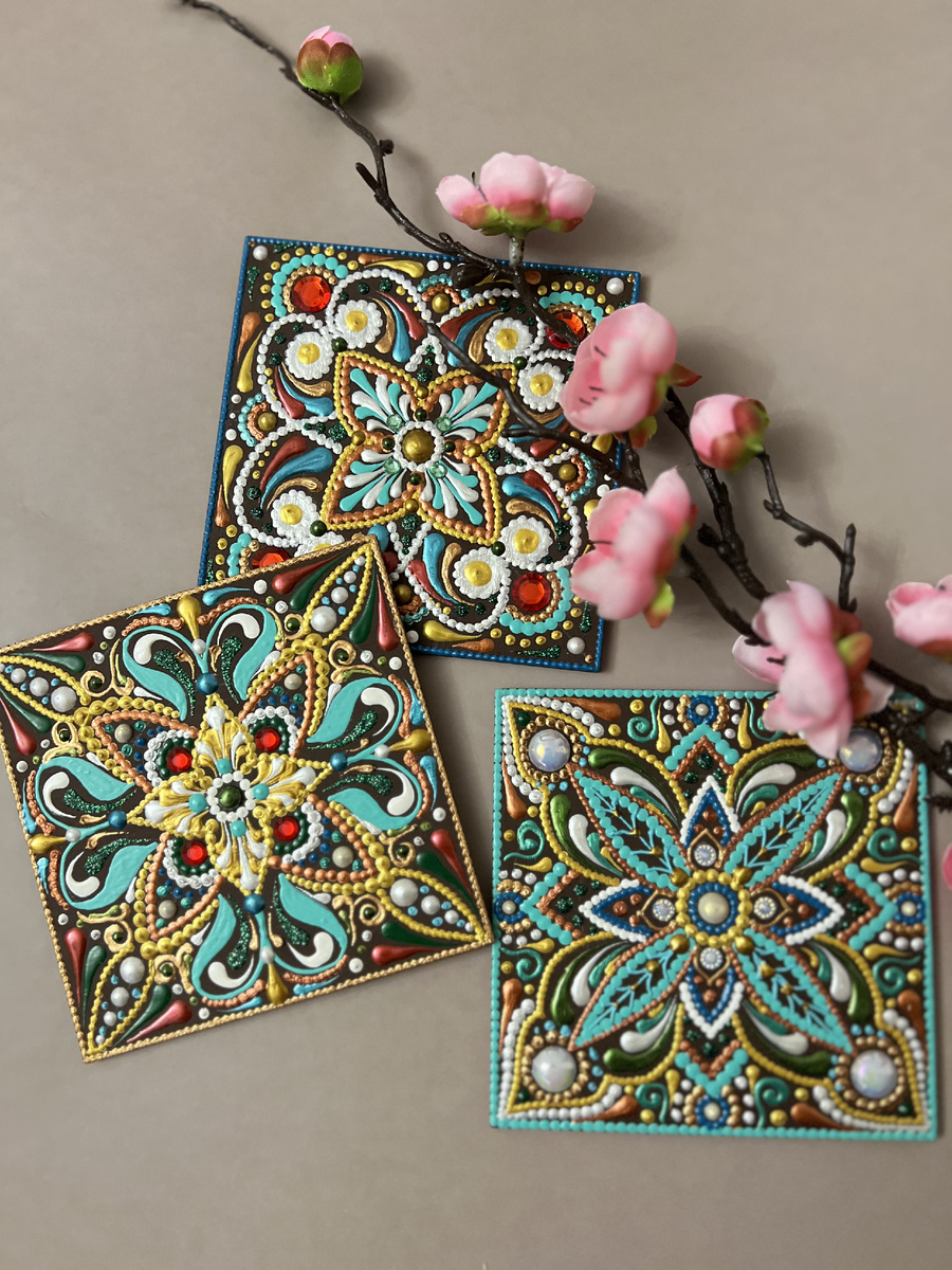 Тут точек больше, чем у меня мыслей в голове утром. И все на месте!