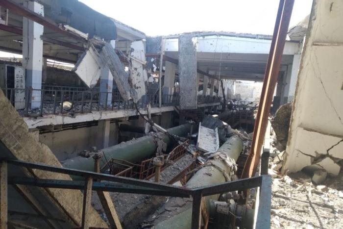 Донецкую фильтровальную станцию поможет восстановить шеф-регион Москва. Станция сильно повреждена и полностью обесточена. Сейчас начаты работы по расчистке территории – об этом сообщил гендиректор «Воды Донбасса», источник Телеграм-канал Авдеевка.РУ