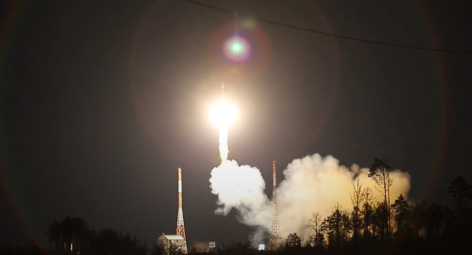 Огненный столб, устремленный ввысь - самое завораживающее зрелище запуска.