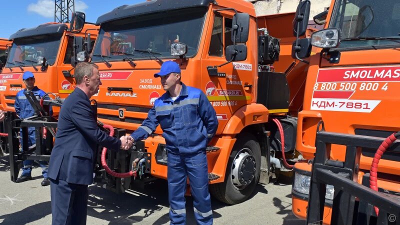     Новой техникой вооружился муниципальный «Автодорстрой». Фото предоставлено пресс-службой Администрации г. Барнаула.
