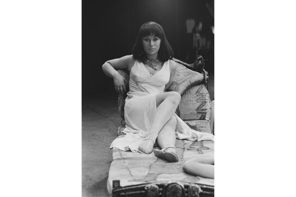 Хелен Миррен в роли Клеопатры, 1965 год
© Barham/ Mirrorpix/ Mirrorpix via Getty Images