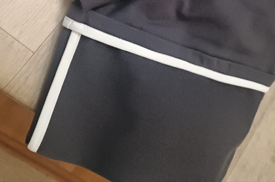 Например, окантовать швы контрастной лентой💪