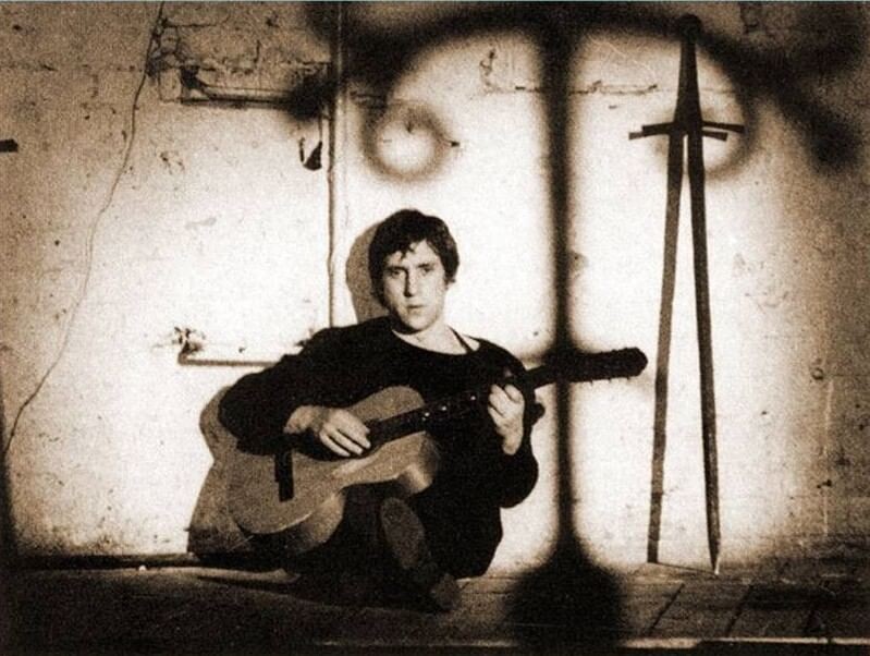 Перед началом спектакля: "Гул затих. Я вышел на подмостки"...