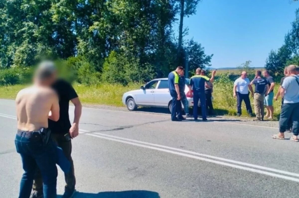    Подозреваемый скрывался в лесу.