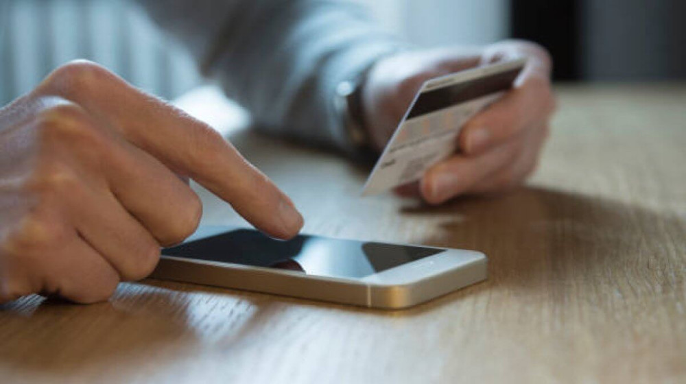    Мошенники выманивают PIN-коды через фальшивые SMS о блокировке карт