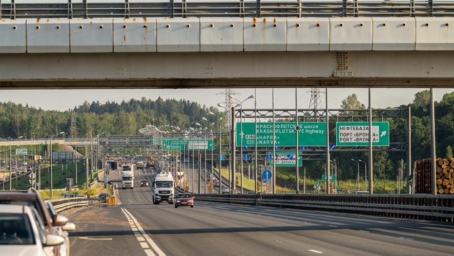    Кольцевая автодорога в районе выезда на Дамбу. Автор фото: Тихонов Михаил/ДП