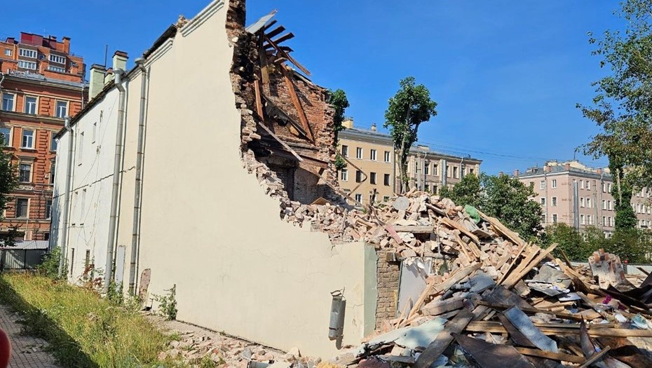    Дом на проспекте Обуховской обороны, 68. Автор фото: t.me/sos_snos