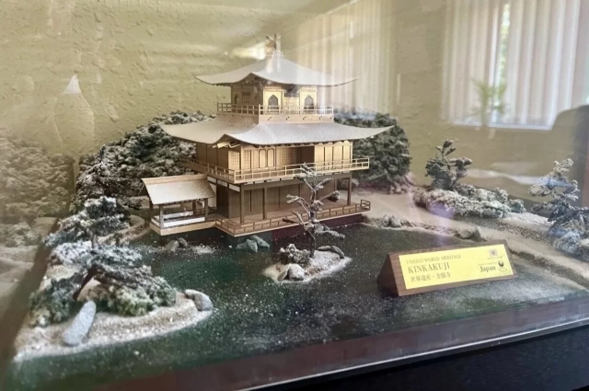    Японцы забирают у Сахалина свой подарок – макет Золотого павильона