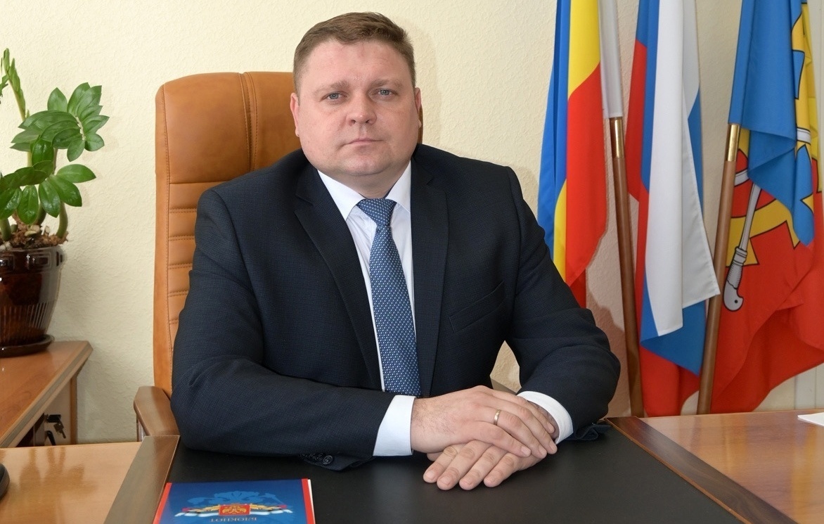    Глава администрации Миллеровского района Олега Коваленко   Администрация Миллеровского района Ростовской области