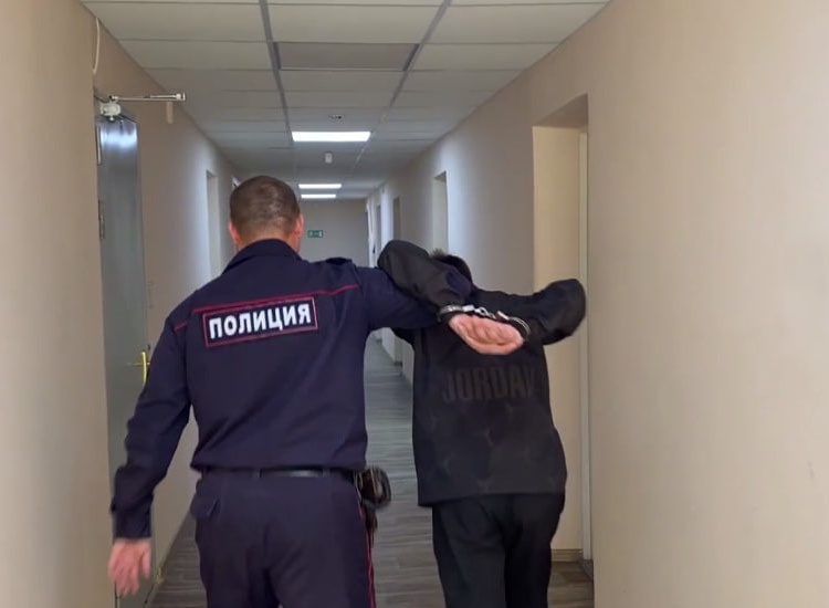     В Железногорске задержан подозреваемый в сбыте наркотиков через тайники-закладки