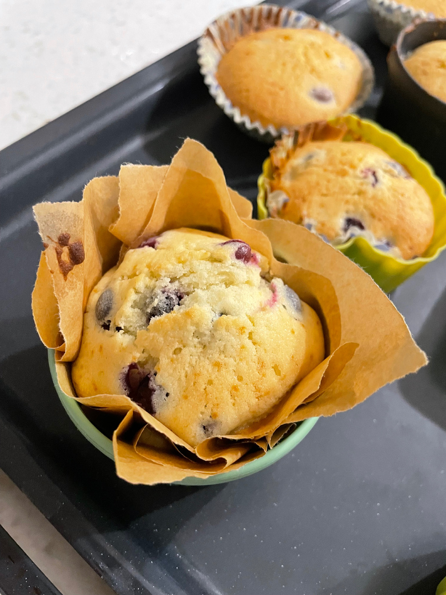 кекс с чёрной смородиной