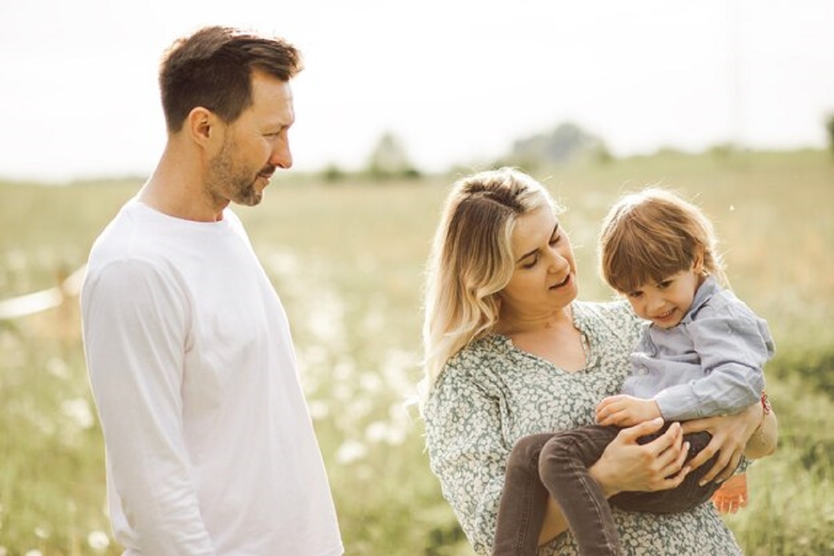    Одно из обязательных условий — наличие ребёнка