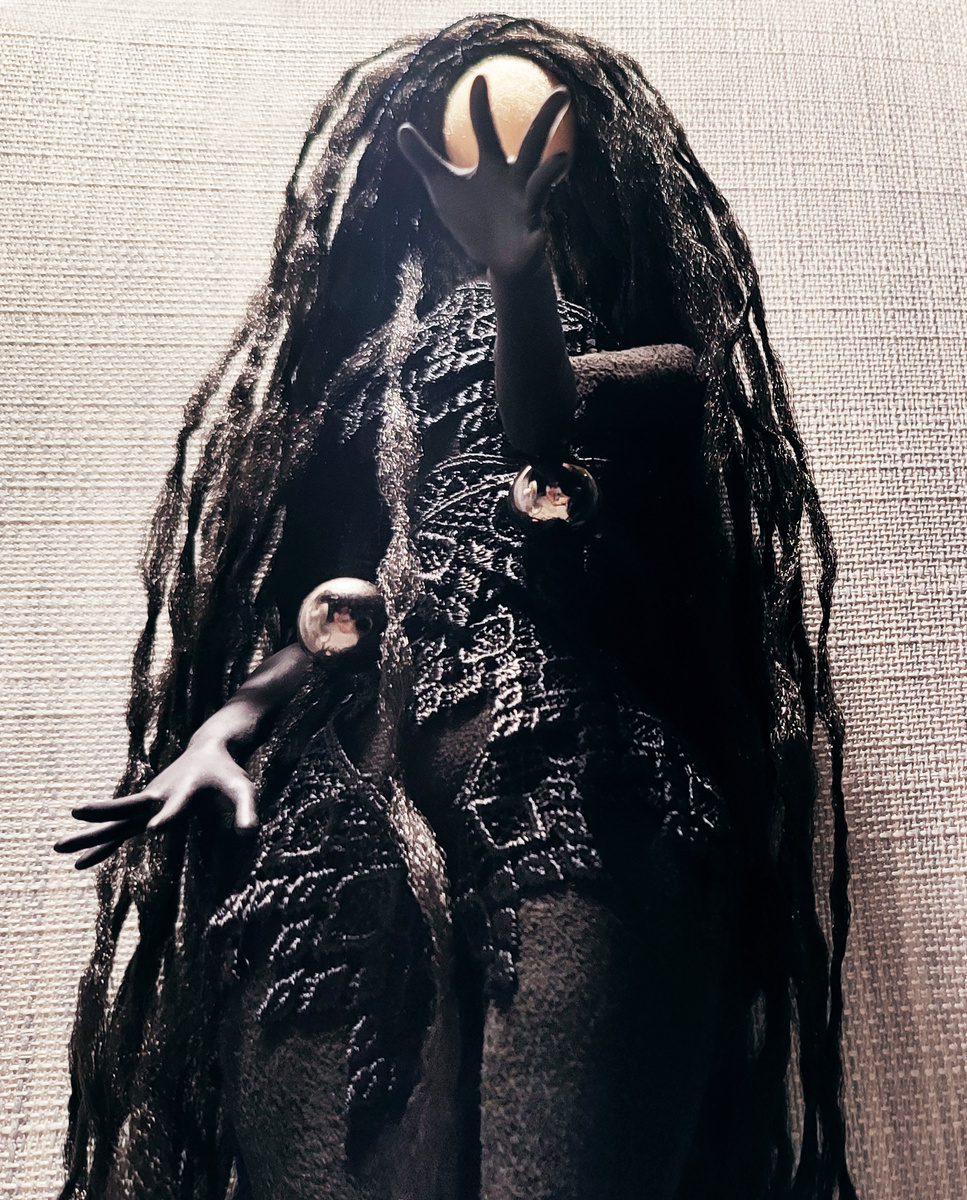 Богиня в процессе