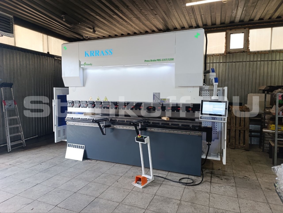  Гидравлический листогибочный пресс KRRASS PBS 135/3200 4 axis

