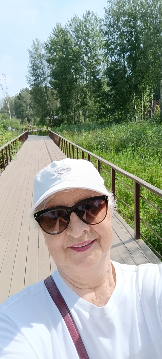 Мой летний день на сквере.