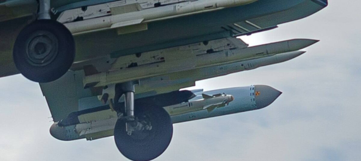   Су-35С с ракетами Р-77М