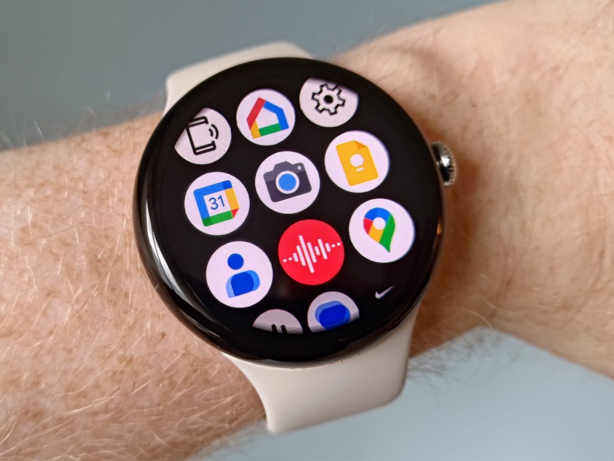    Google Pixel Watch 4 с новой конструкцией показали на «шпионском» рендере
