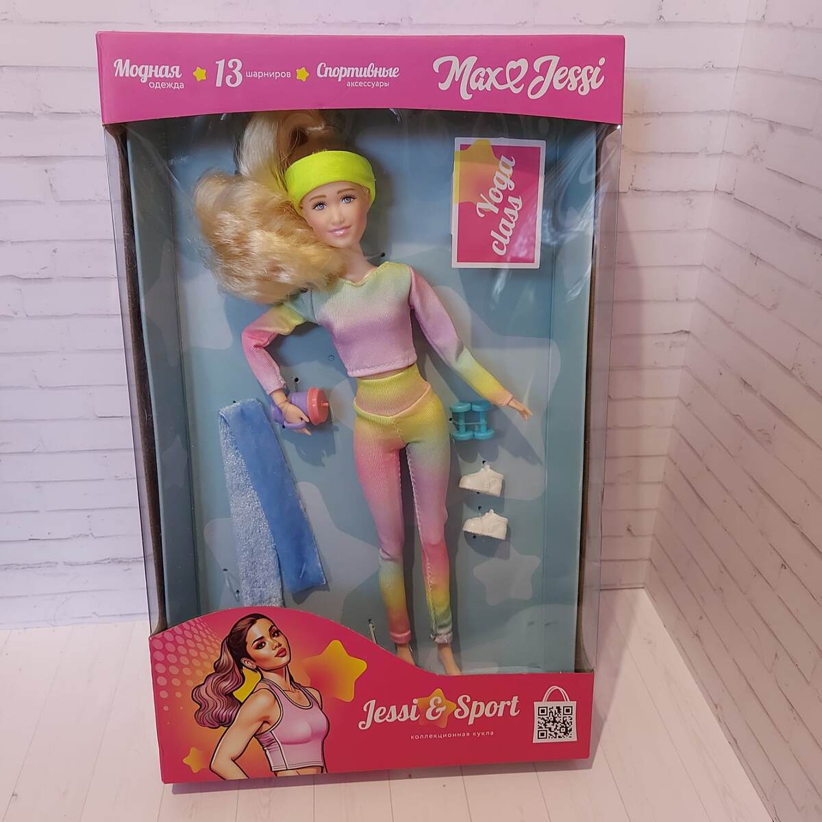 кукла от бренда "Max and Jessi"