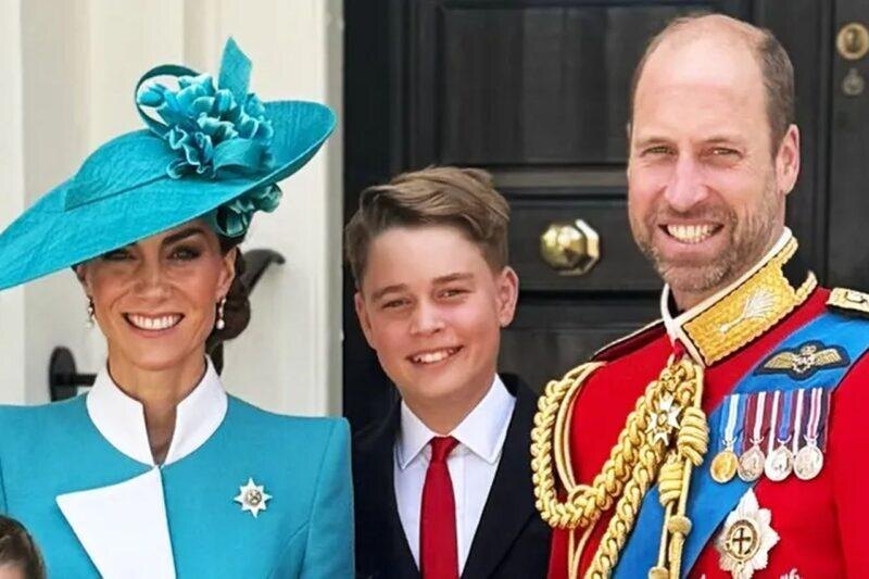 Принц Уильям, Кейт Миддлтон и принц Джордж. Фото: Соцсети королевской семьи. Фотография взята из открытых источников.  📷
