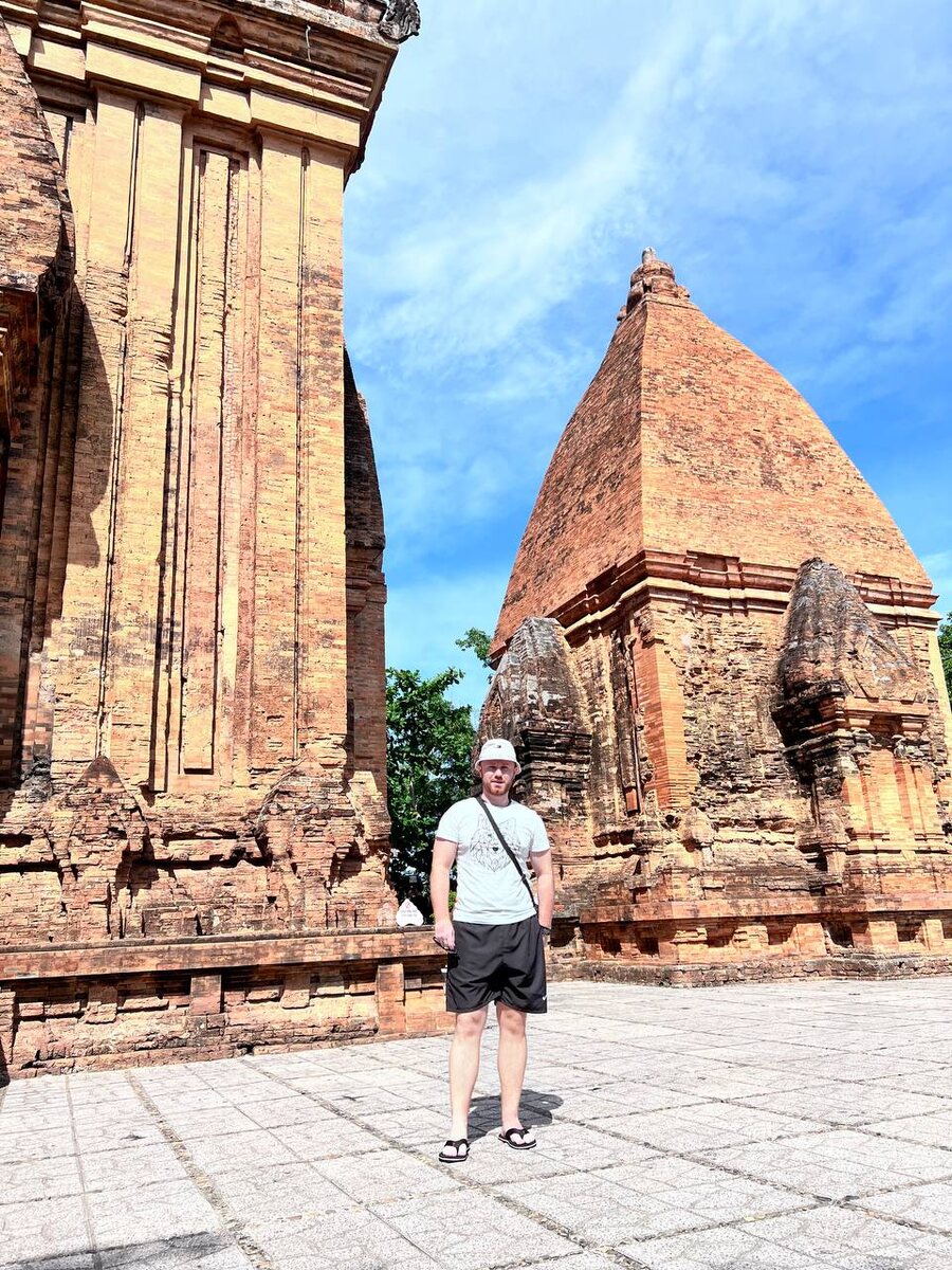 Главный вид башен в данной галерее фотографий.