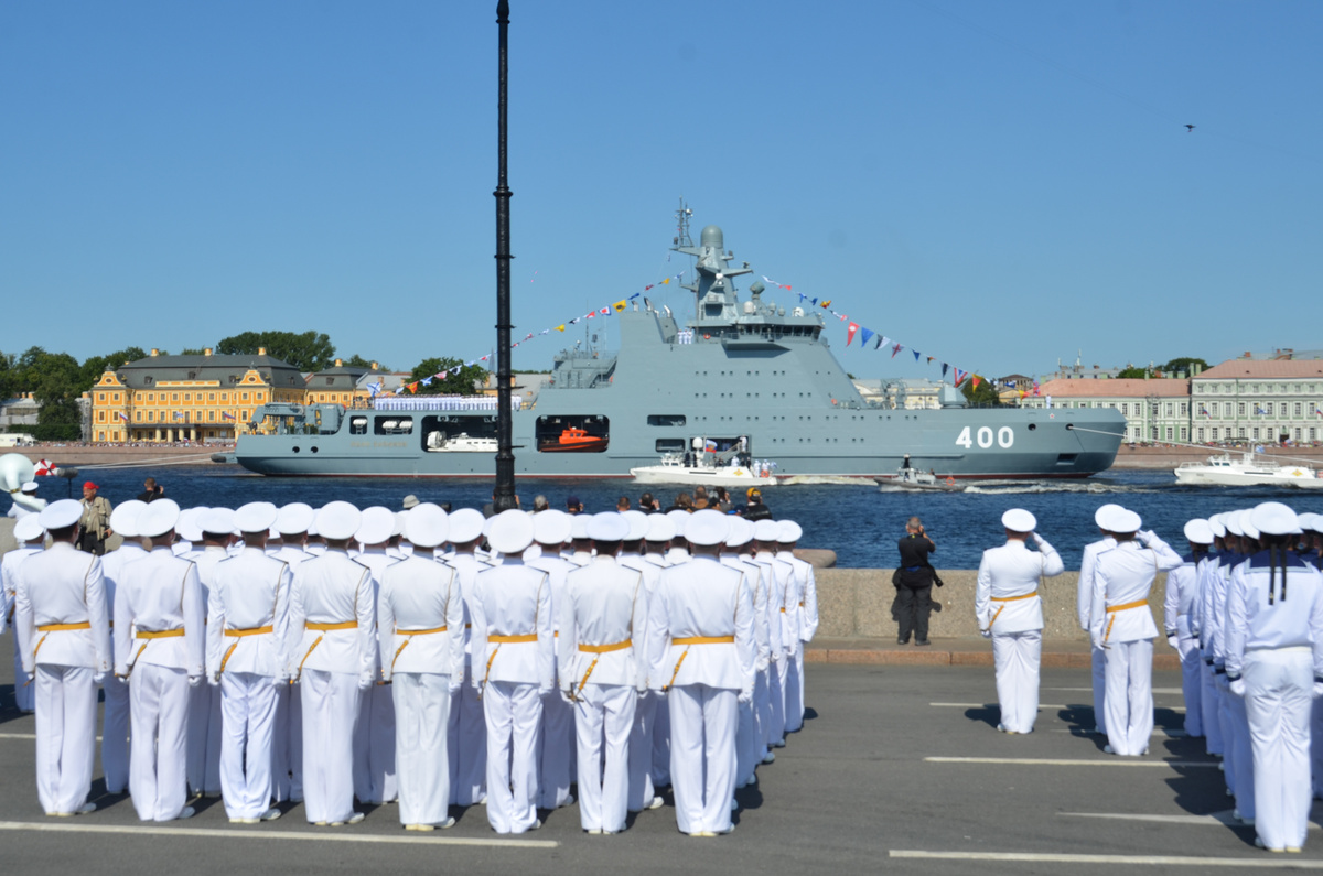 В городе продолжают действовать строгие ограничения на передвижение маломерных судов.  Фото: Фото: ФедералПресс / Татьяна Буторина