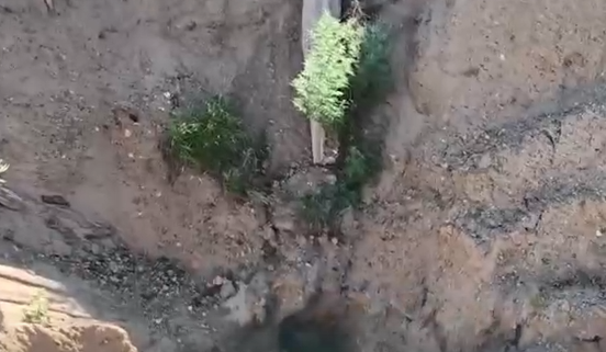     Показываем кадры с места крушения дамбы в Енисейске