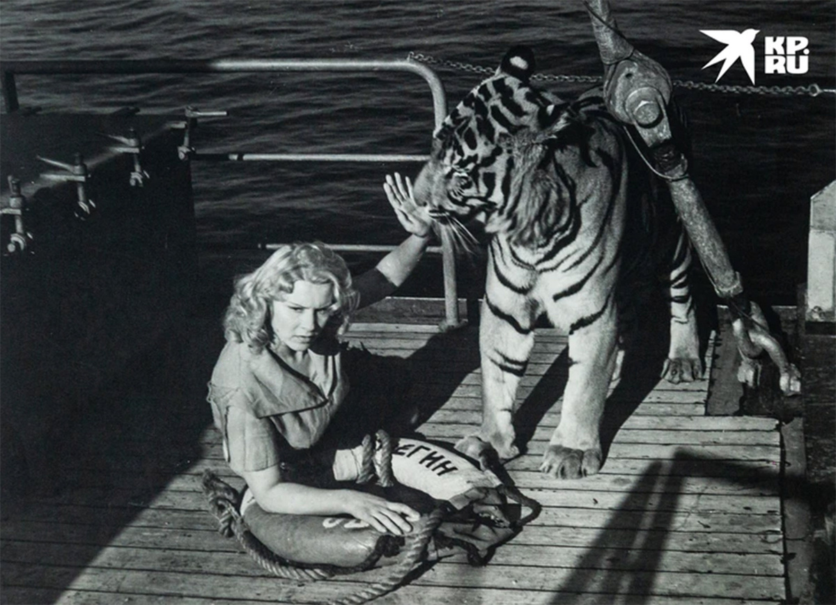 Маргарита Назарова на съемках фильма "Полосатый рейс", фото отсюда www.spb.kp.ru