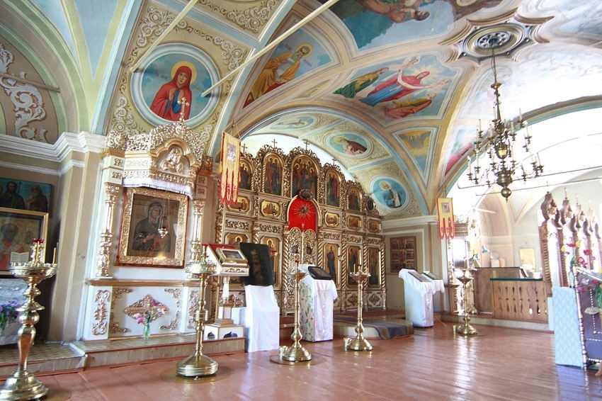    Внутреннее убранство храма