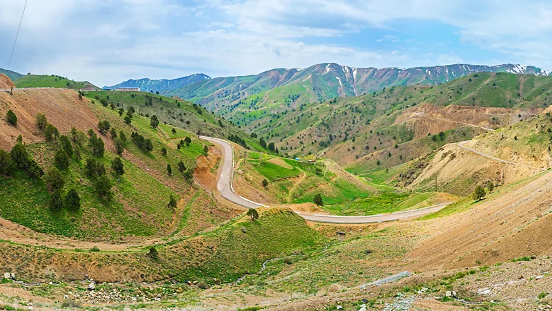 Ферганская долина простирается через три страны и является одним из самых плодородных регионов Средней Азии (Фото: Alamy)
