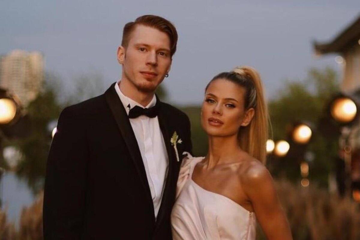    Никита Пресняков с женой Аленой Социальные сети