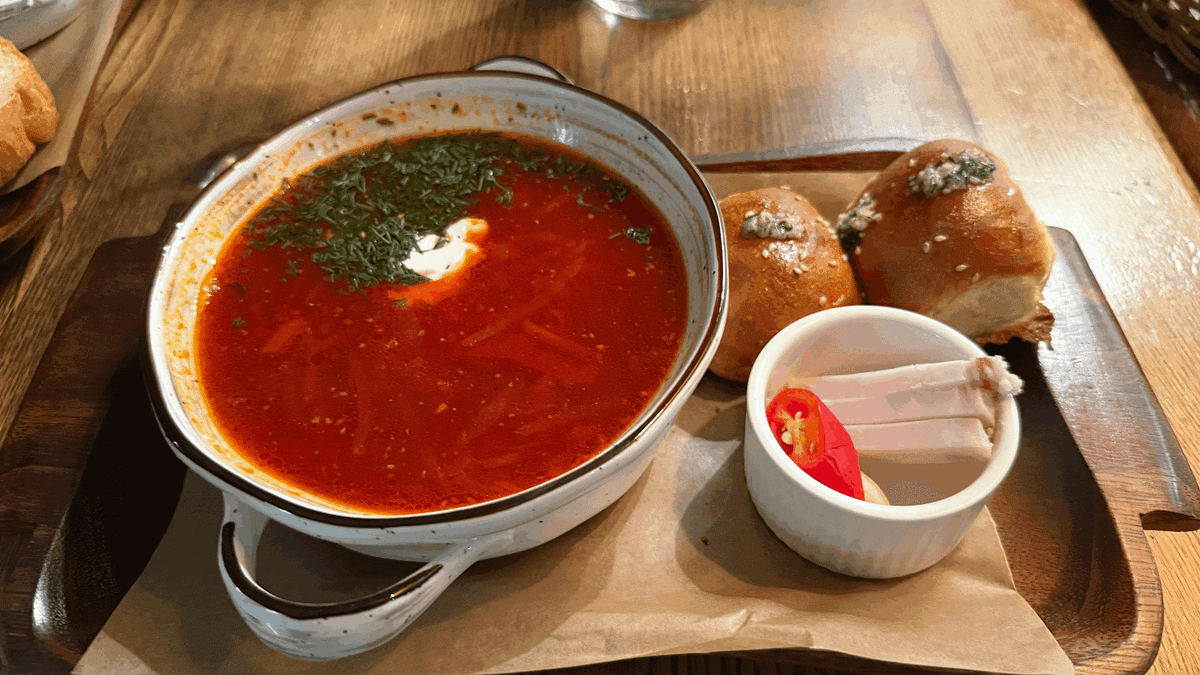 Он стоил 580 руб. (цена за всё, что на фото)