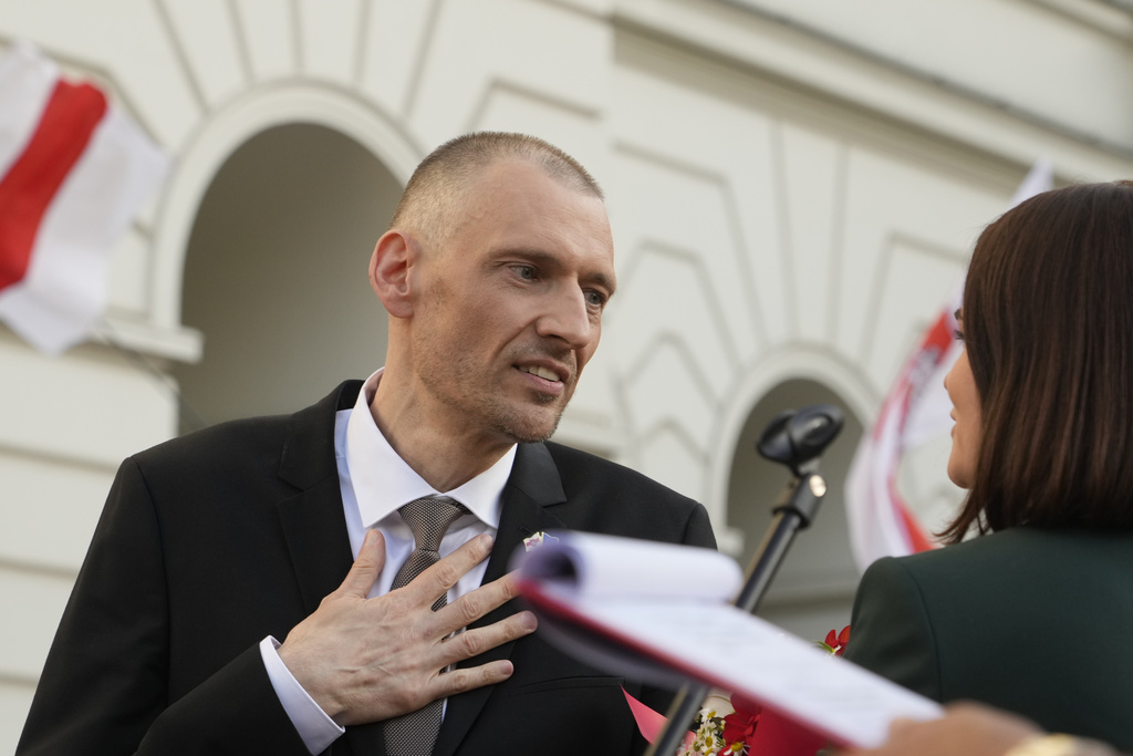 Белорусский оппозиционер Сергей Тихановский его жена Светлана Тихановская // AP Photo / Czarek Sokolowsk