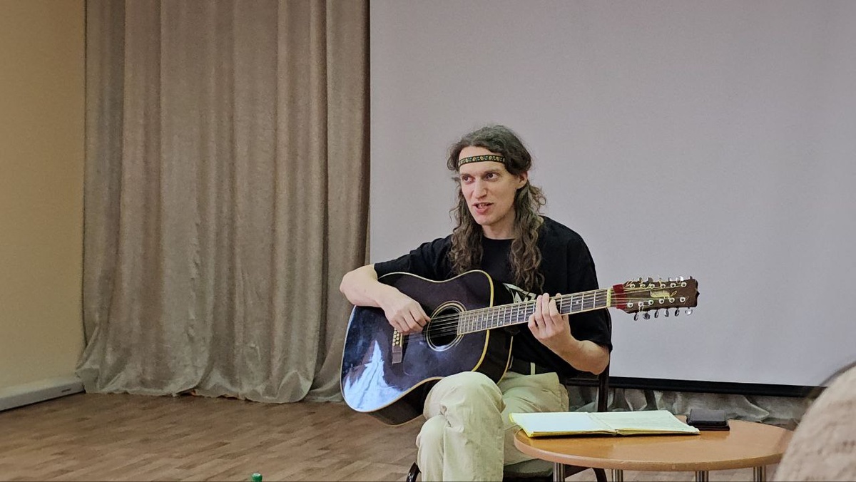 Павел Баканов в Богучанах. Центральная районная библиотека