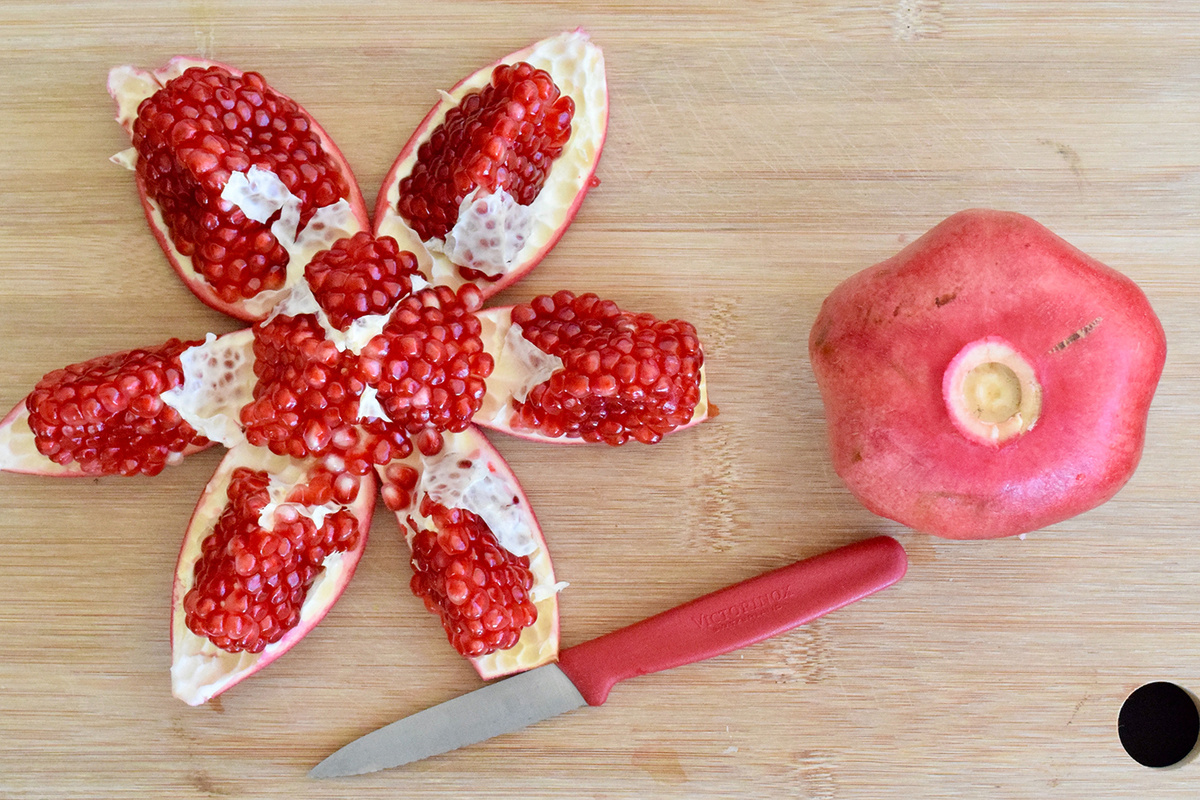 Claudia Stucki/Unsplash📷Гранат подходит для диетического питания