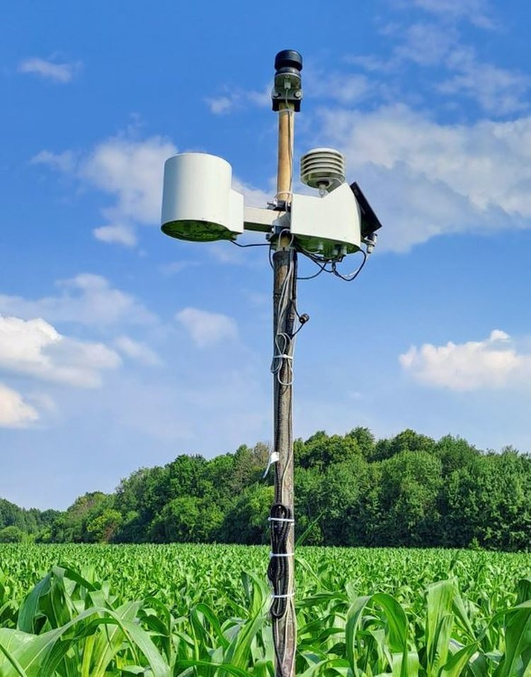Автоматизированная станция Metos с набором датчиков📷    Цифровой щит для российских полей тестируется на кукурузе
