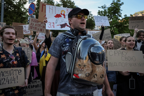 Акция протеста против закона об ограничении полномочий Национального антикоррупционного бюро (НАБУ) Украины в Киеве, 24 июля 2025 года / Reuters   📷