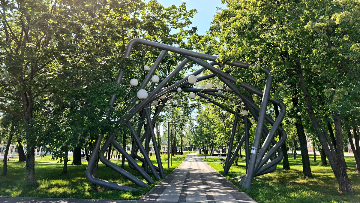 Скульптурная группа «Солнечная система»