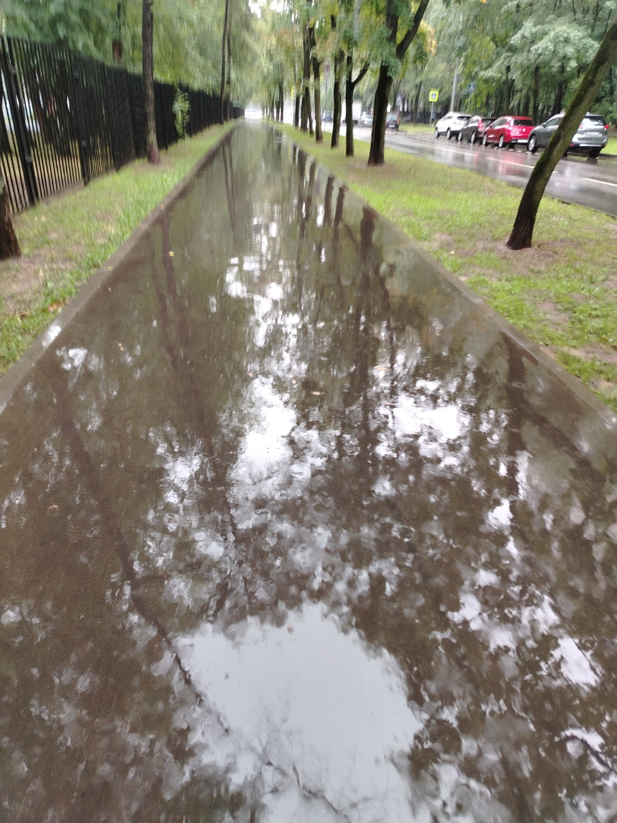 Лужи - реки...Фото в городе. 