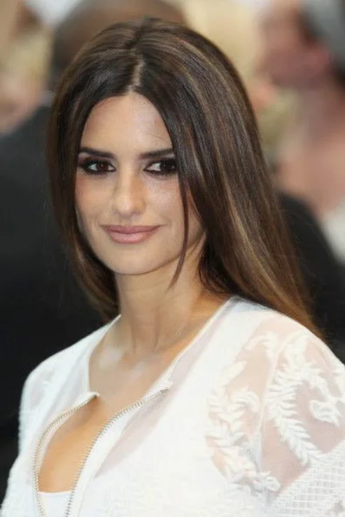 Пенелопа Крус Санчес (исп. Penélope Cruz Sánchez) — испанская актриса кино и телевидения, модель. Фото из интернета