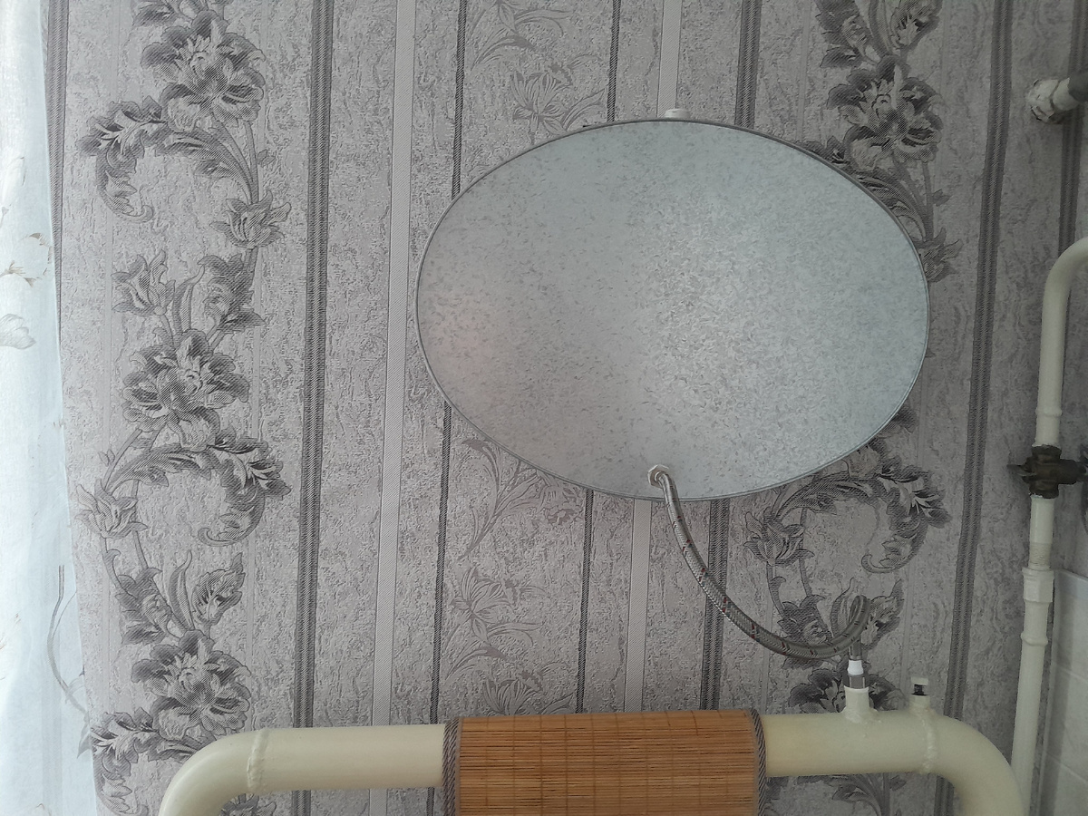 Бачок пополнения воды для системы отопления (фото автора)