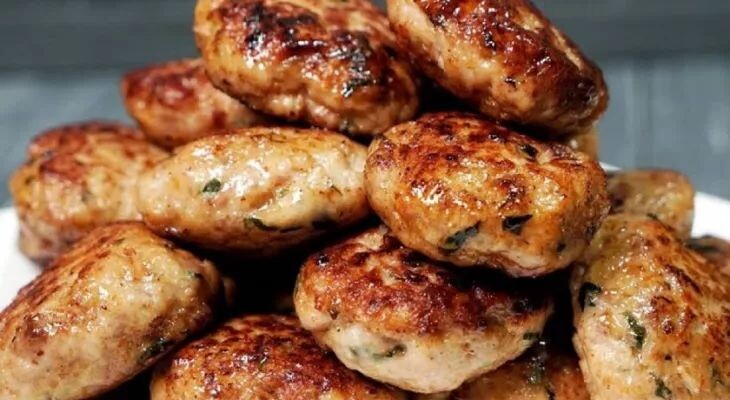 Бабушкины домашние котлеты — вкус семейных традиций!