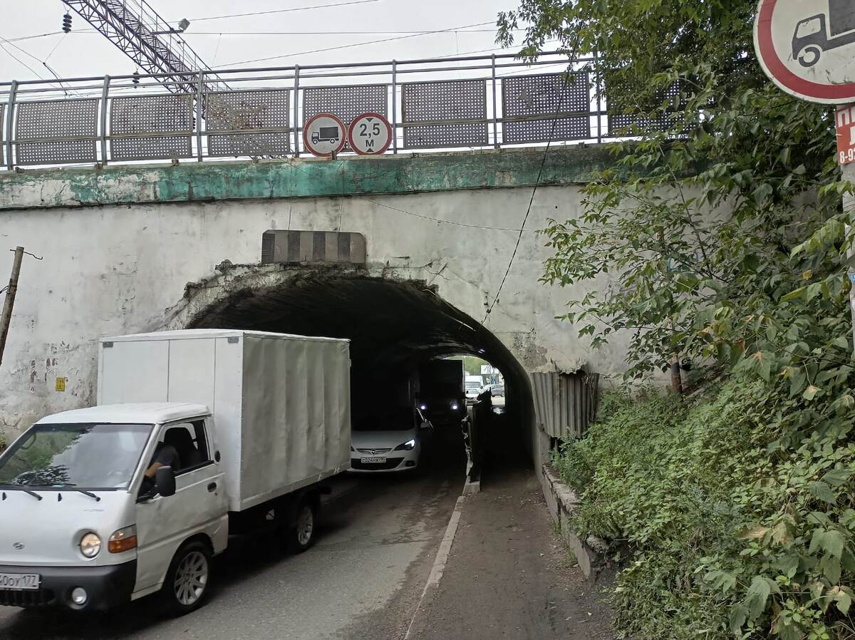 Люберцы большой и необычный город, есть в нем также злачные места