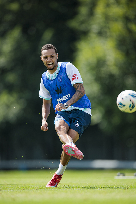    Новичок ЦСКА в стартовом составе на матч с "Ахматом"?Максим Квятковский