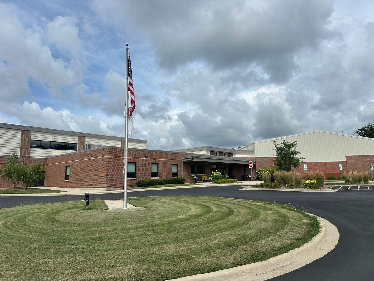 Начальная школа в деревне штата Иллинойс