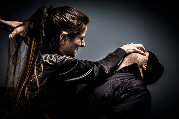 "Пролезание Руки": Атака в Глаза - Техника Крайней Самообороны