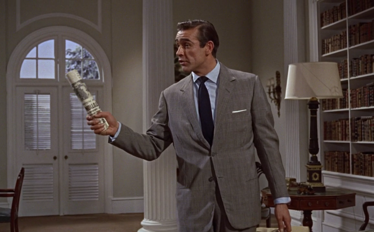 Фрагмент из "бондианы" с участием Шона Коннери ( использован  в качестве иллюстрации) 