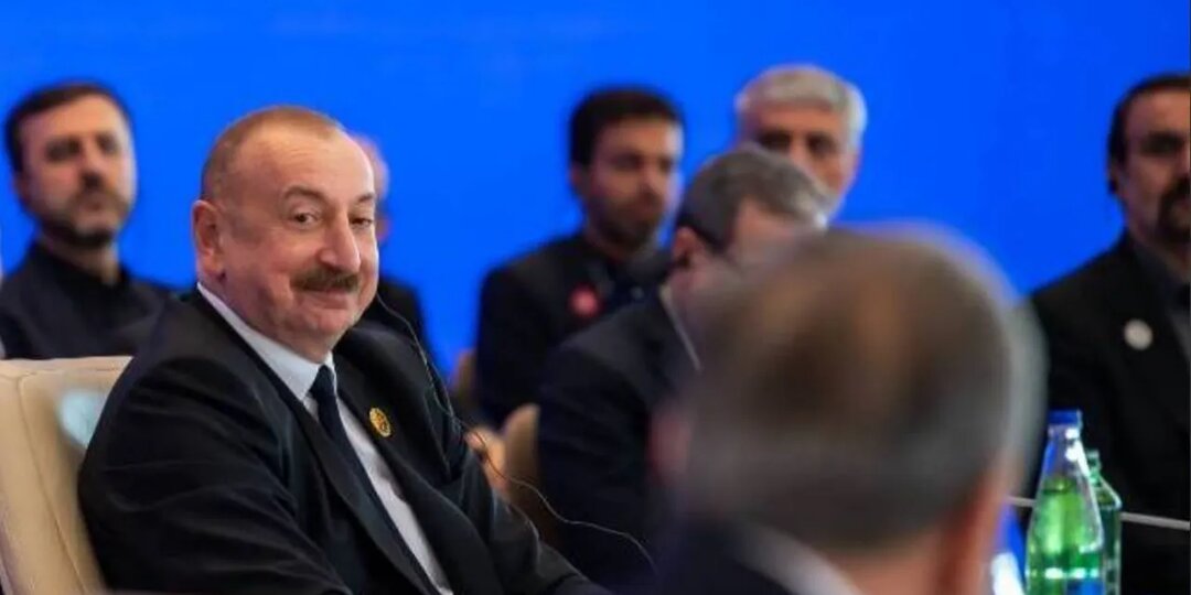 "Усмешка Алиева всё объяснила": После Азербайджана русских унизили в Таджикистане. И опять свои же. Начинаются отставки