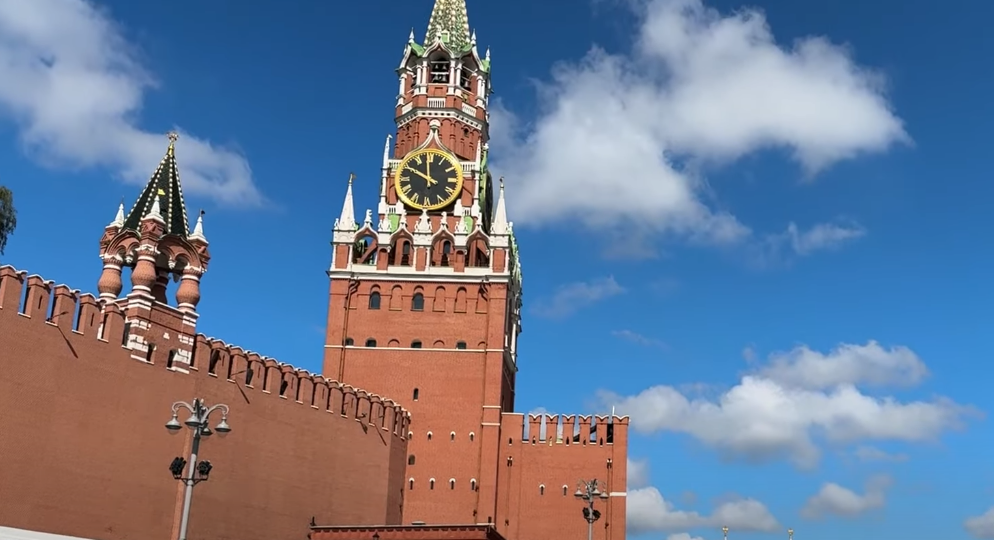 Москва. Московский Кремль. Красная площадь. Парк Горького. Выставка Достижений Народного Хозяйства. Парк Сокольники. Патриаршие пруды.